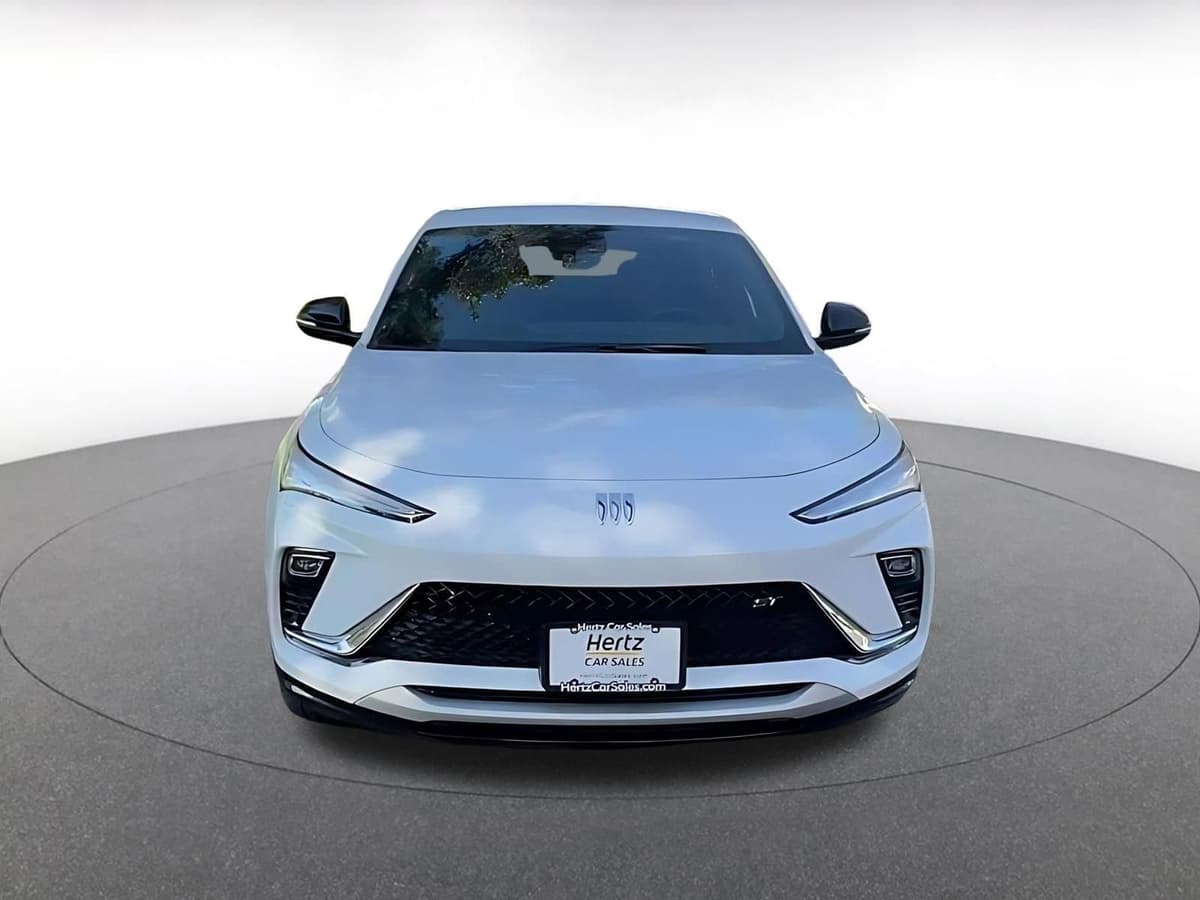 2025 Buick Envista - Image 3