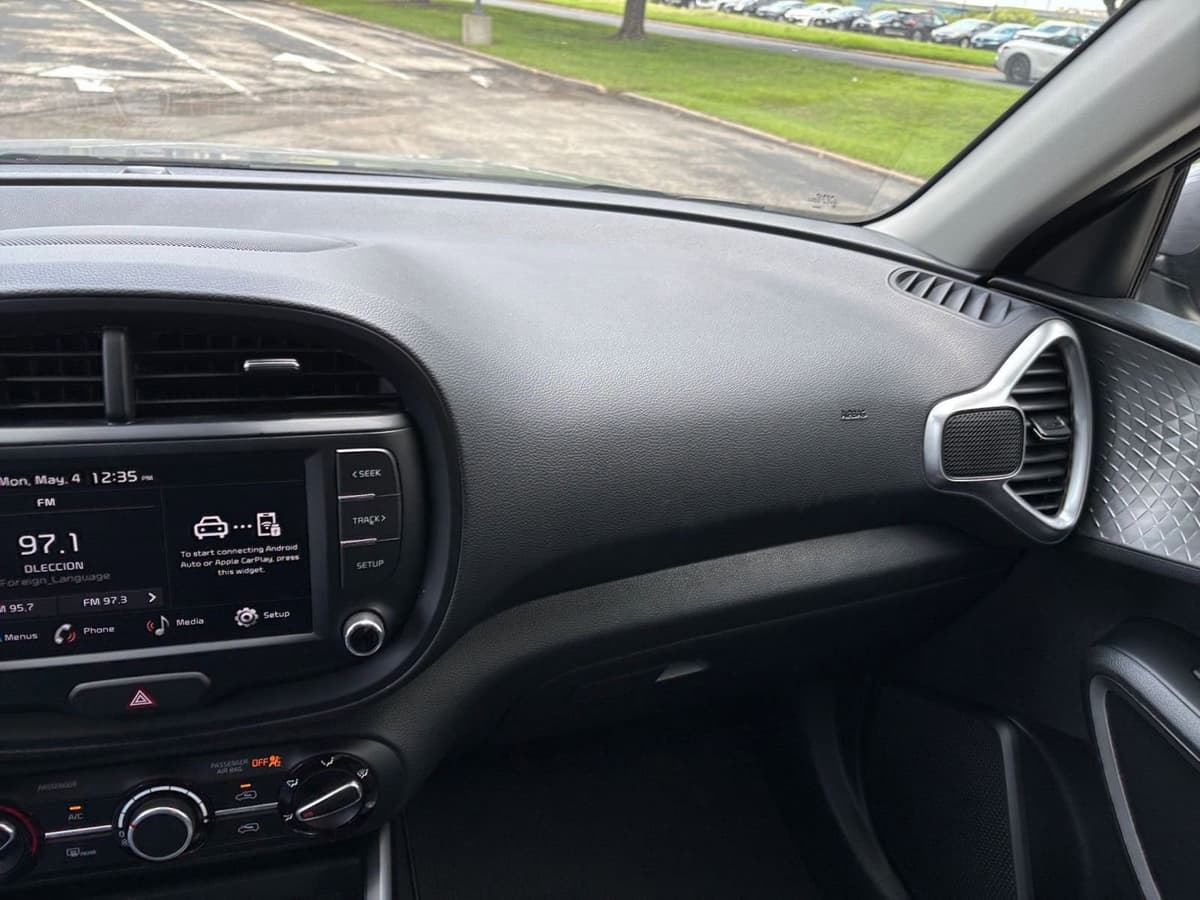 2025 Kia Soul - Image 30