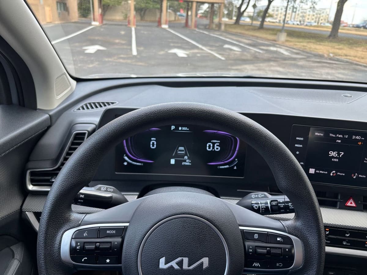 2025 Kia Sportage - Image 29