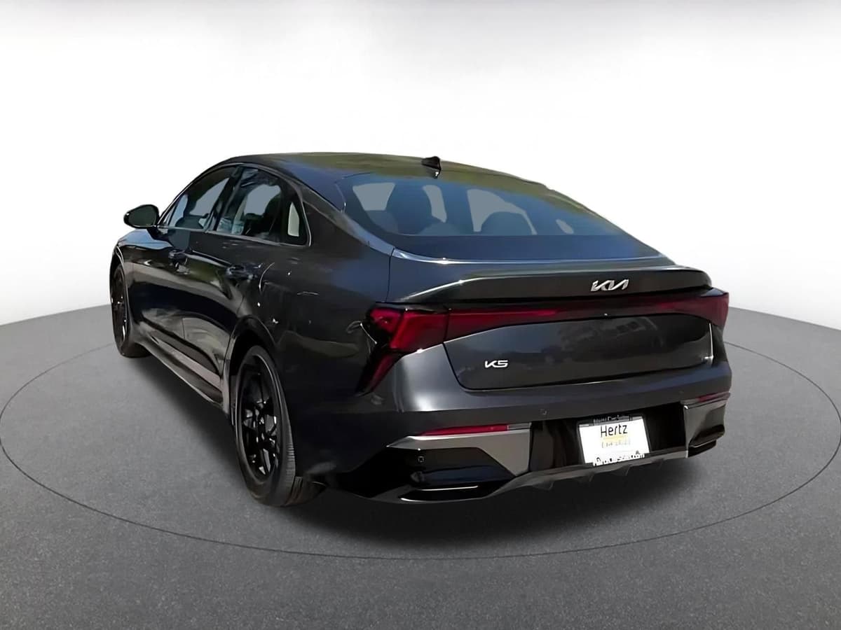 2025 Kia K5 - Image 10