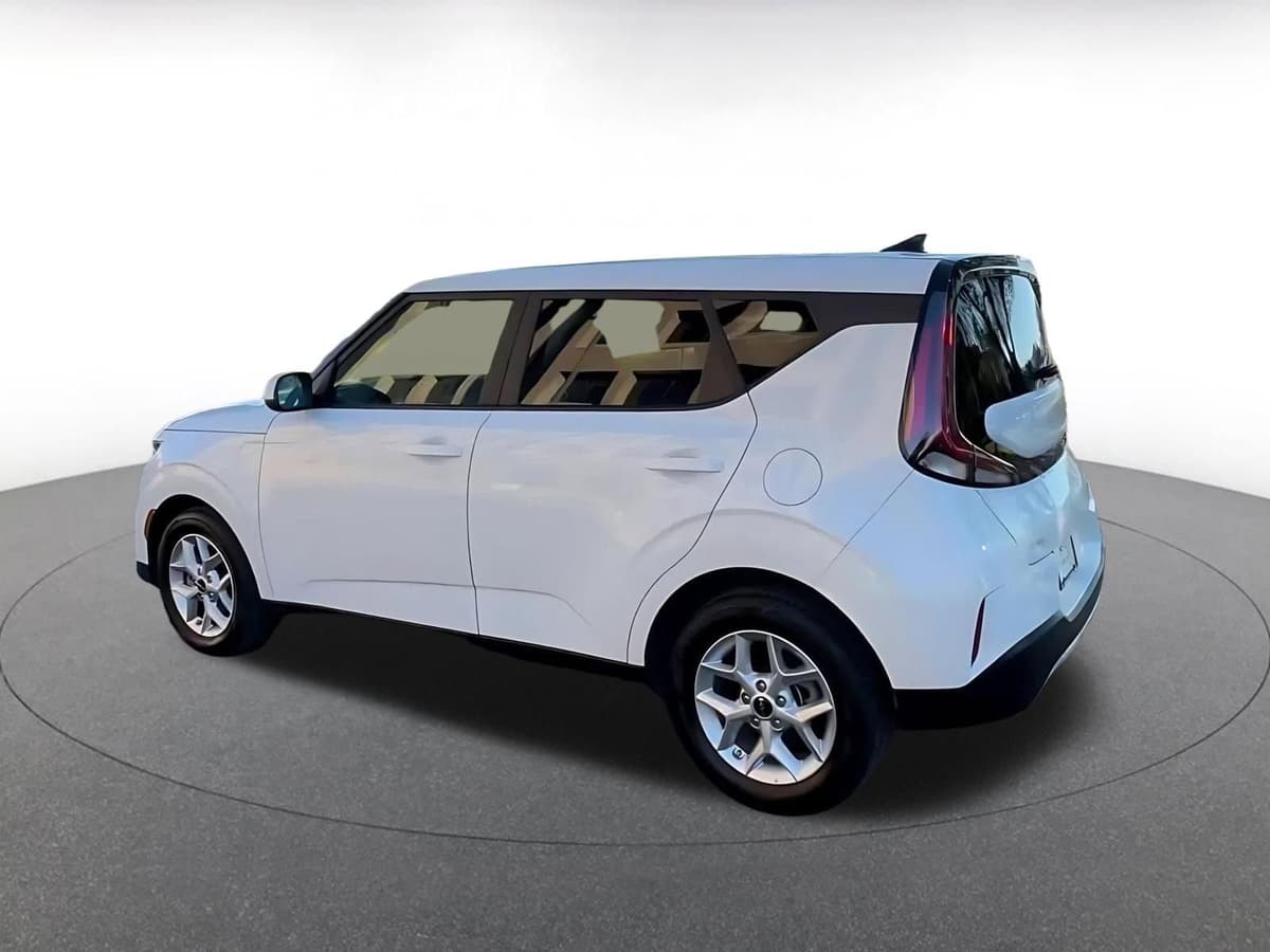 2025 Kia Soul - Image 10