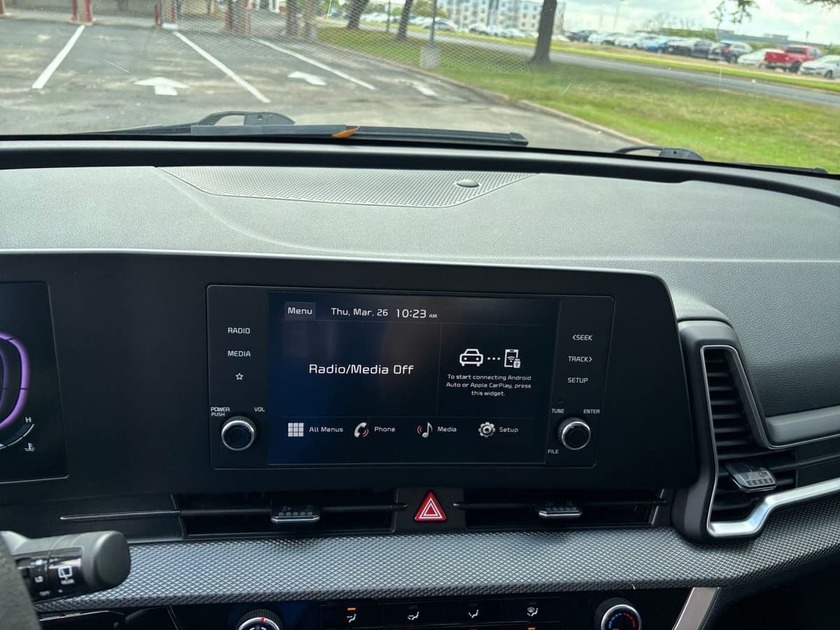 2025 Kia Sportage - Image 17