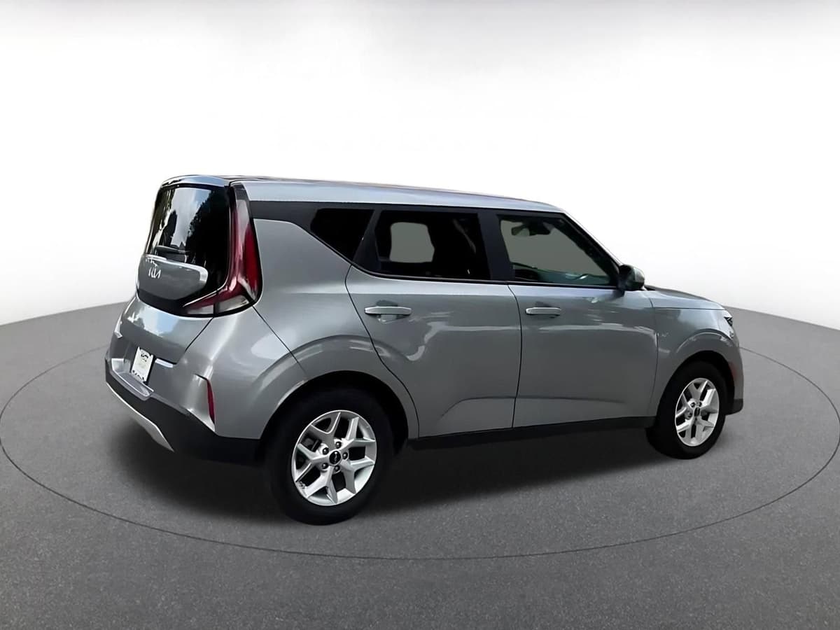 2025 Kia Soul - Image 15