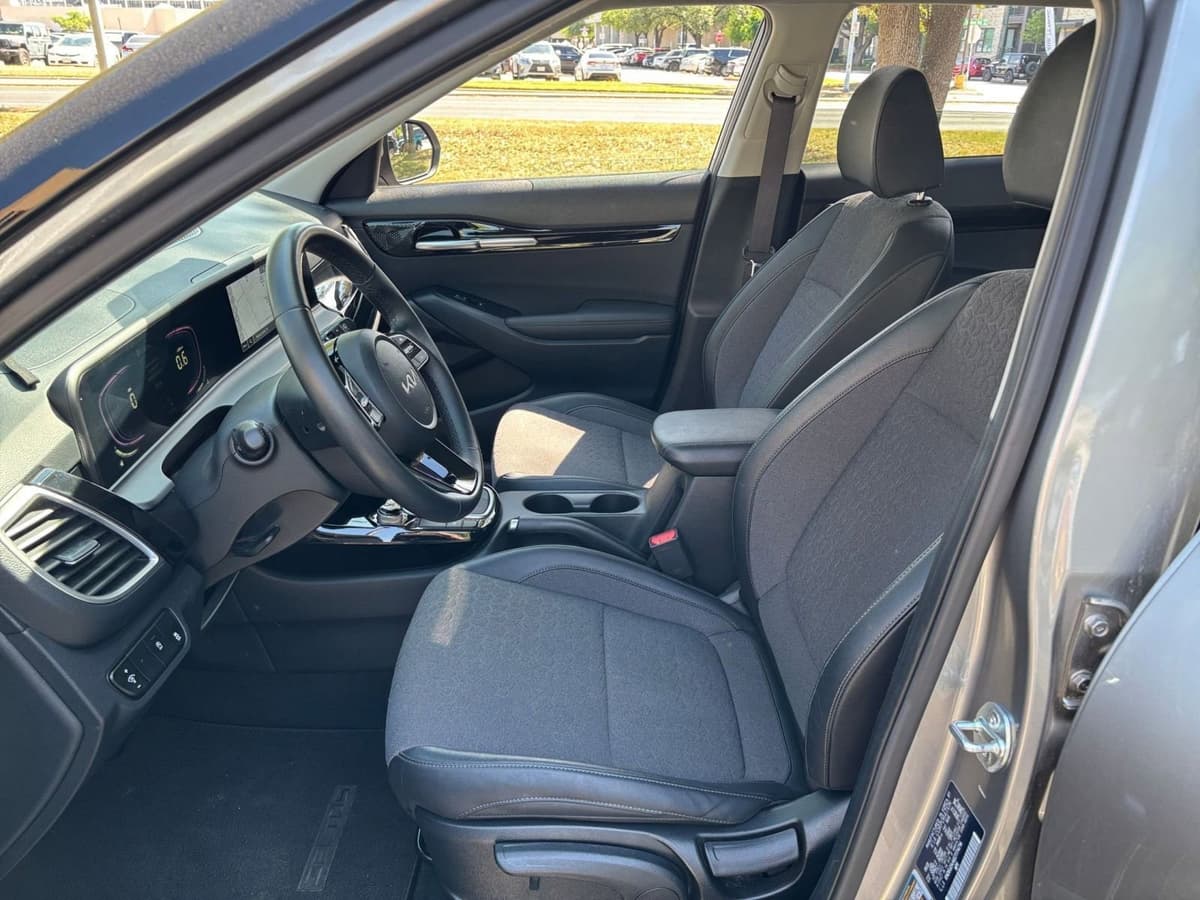 2025 Kia Seltos - Image 31