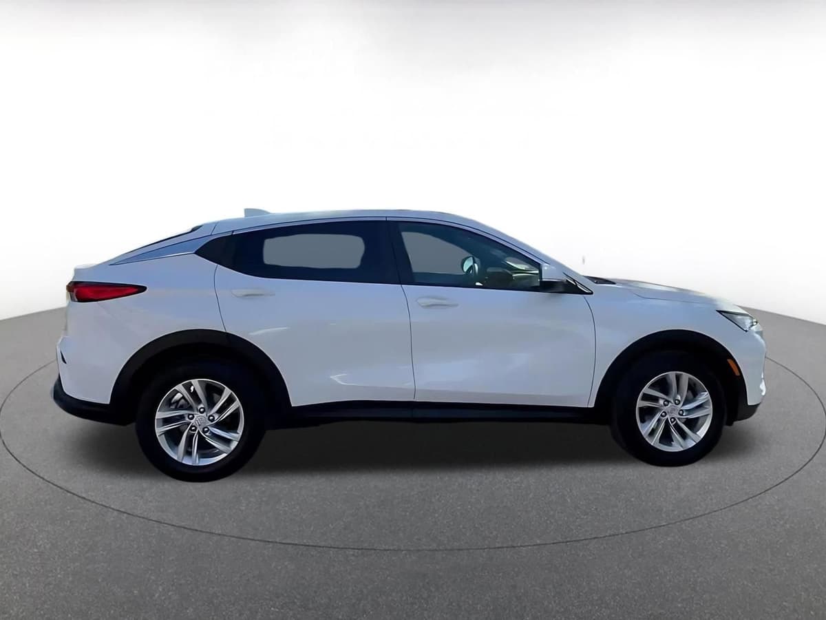 2025 Buick Envista - Image 16