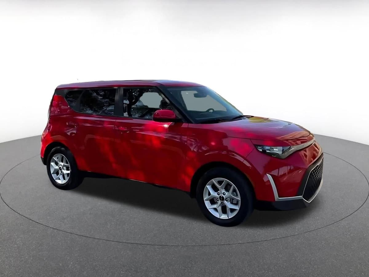 2025 Kia Soul - Image 2