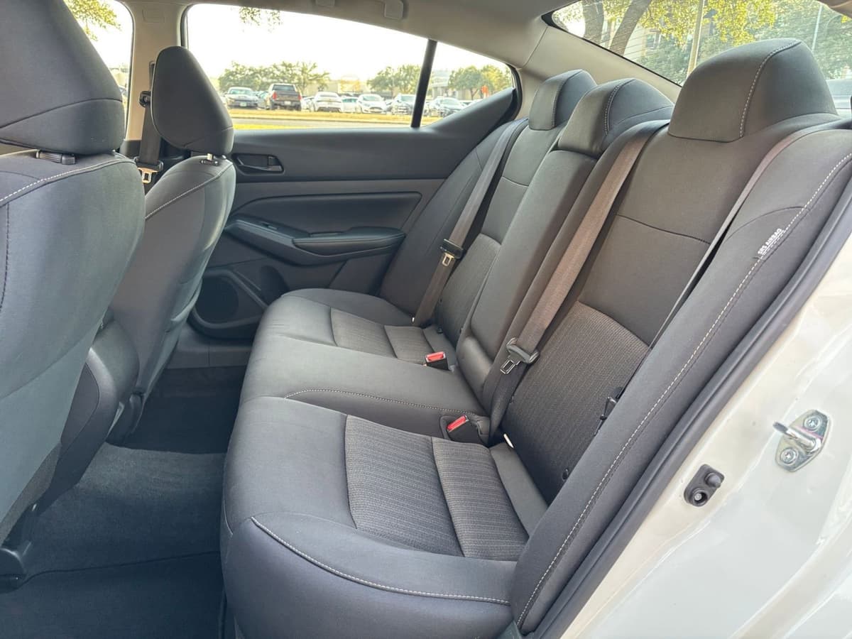 2025 Nissan Altima - Image 21