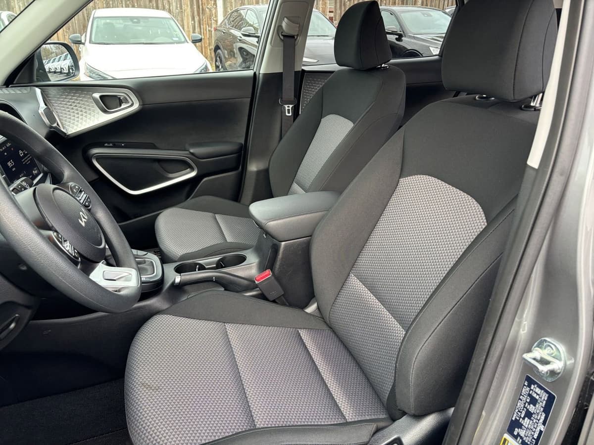 2025 Kia Soul - Image 30