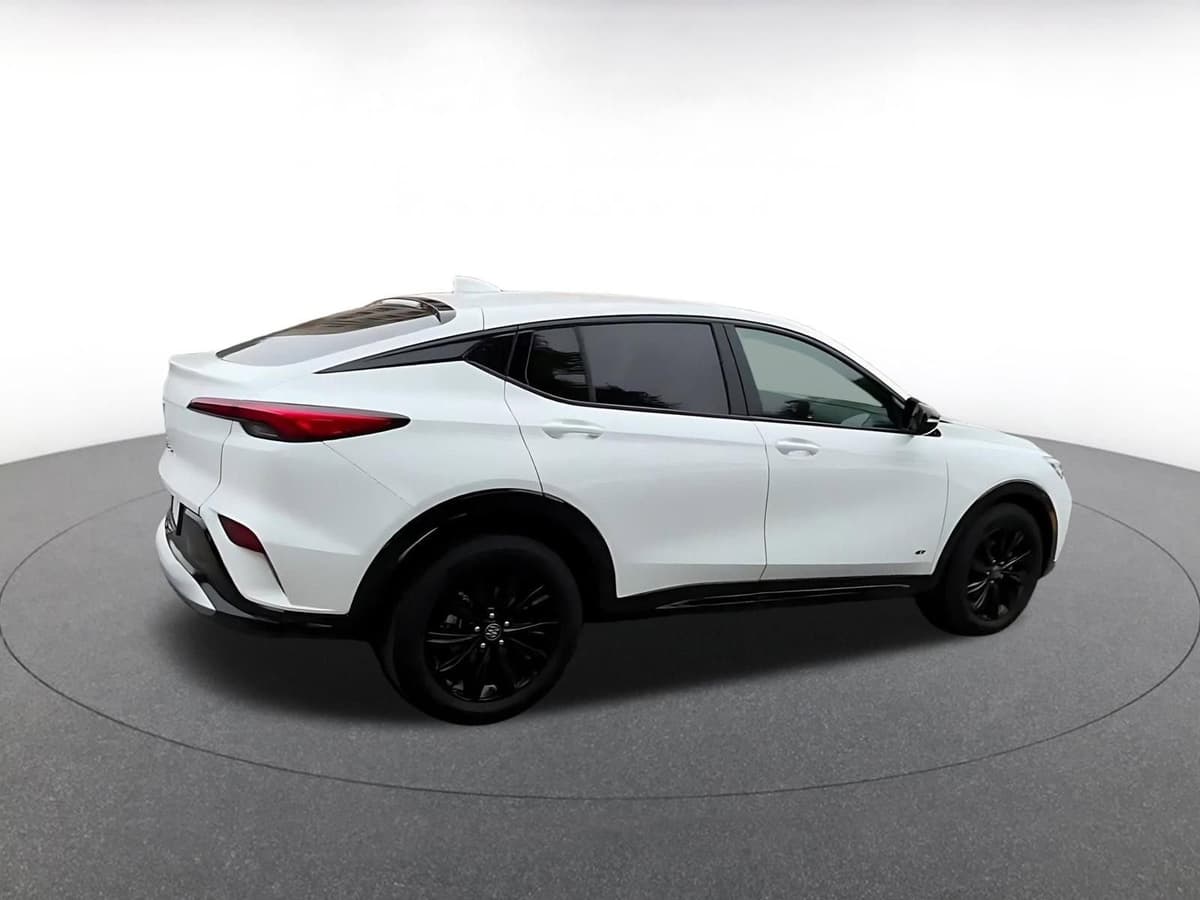 2025 Buick Envista - Image 15