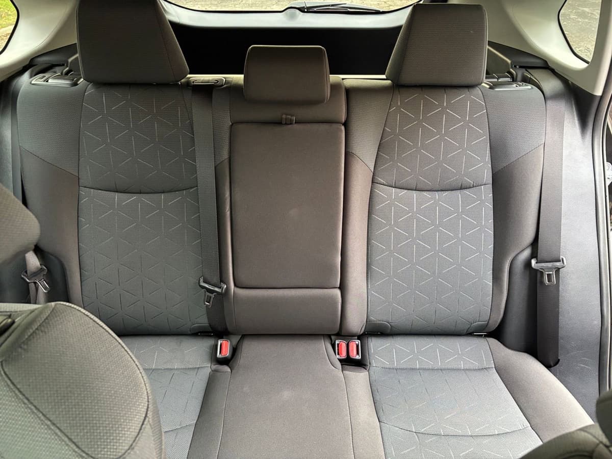 2025 Toyota RAV4 - Image 33