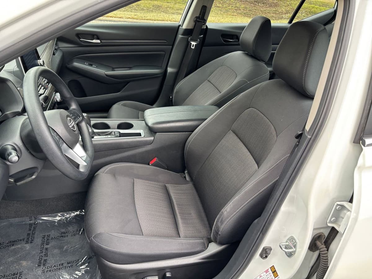 2025 Nissan Altima - Image 31