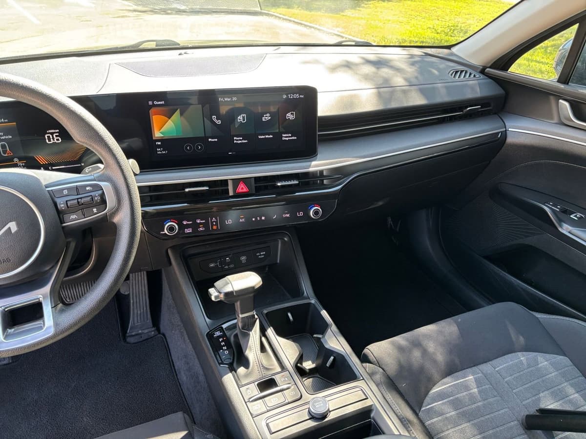 2025 Kia K5 - Image 31