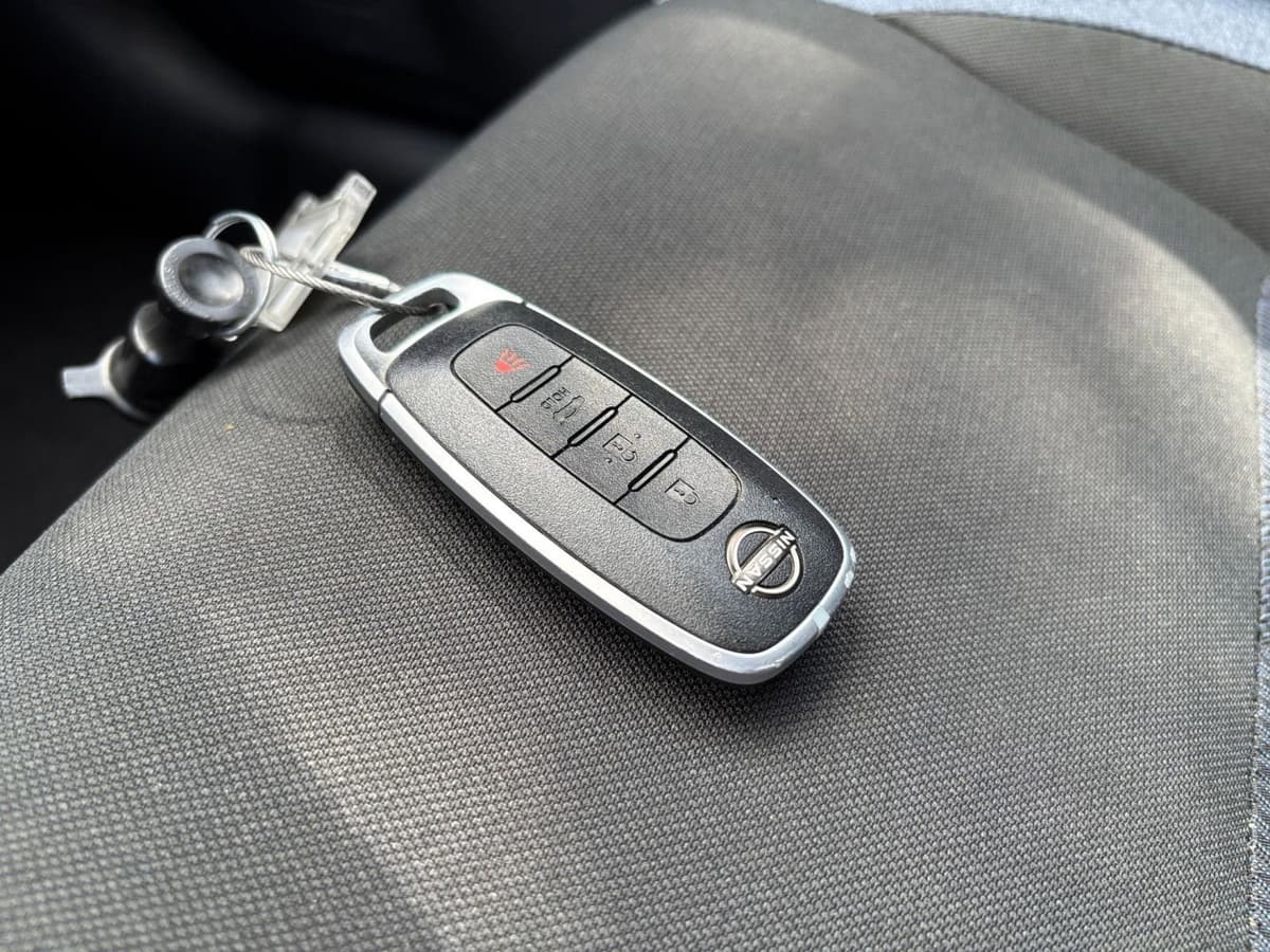 2025 Nissan Versa - Image 20