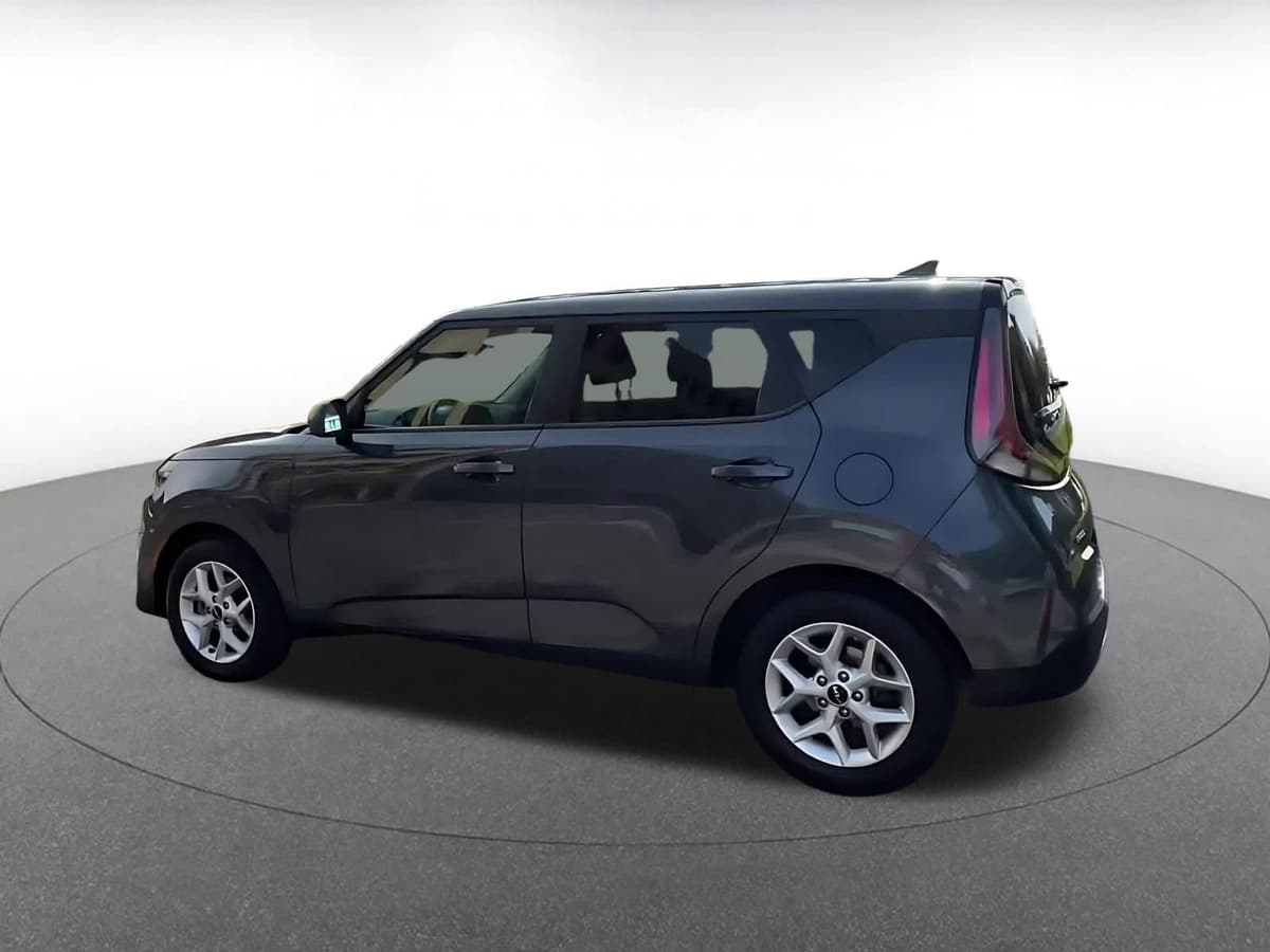 2025 Kia Soul - Image 10