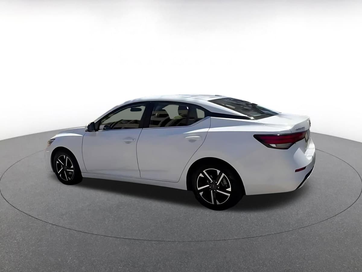 2025 Nissan Sentra - Image 10