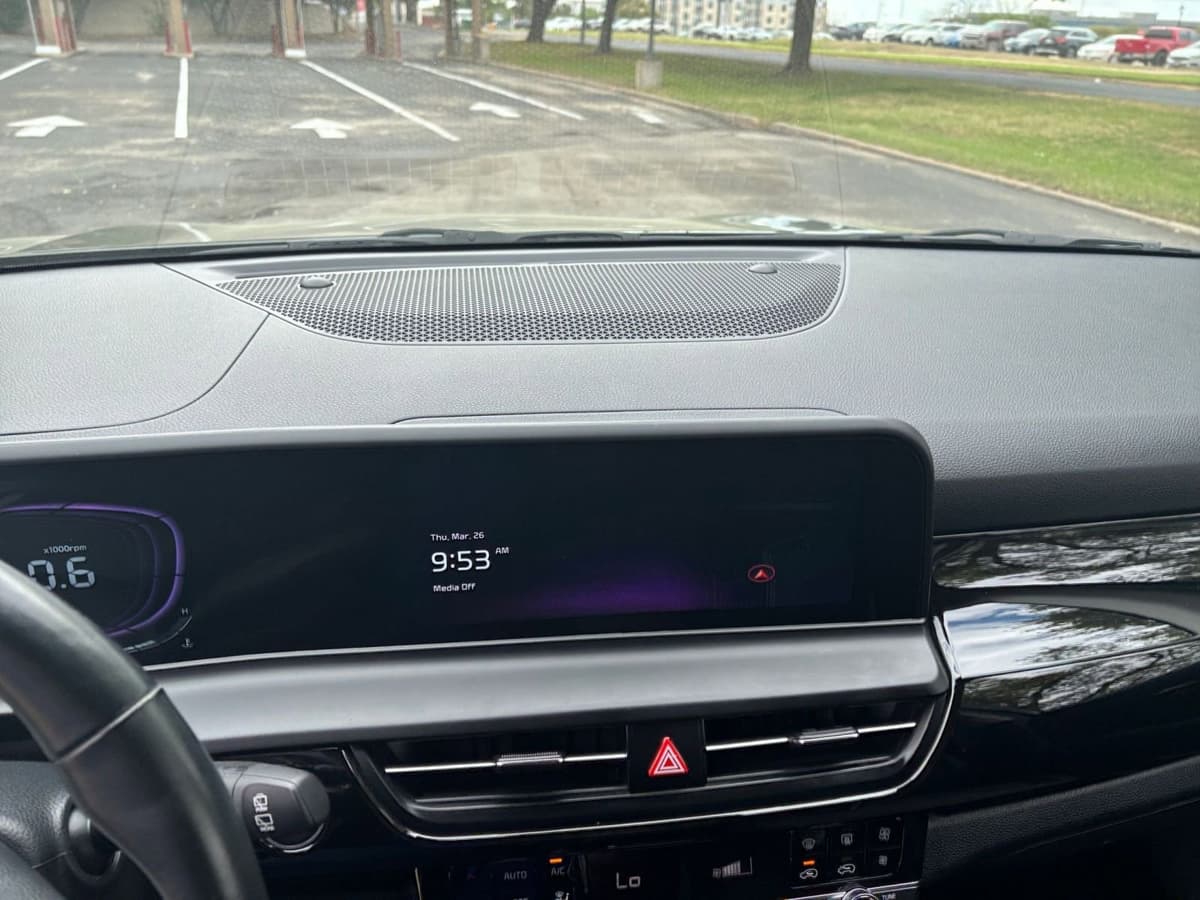 2025 Kia Seltos - Image 17