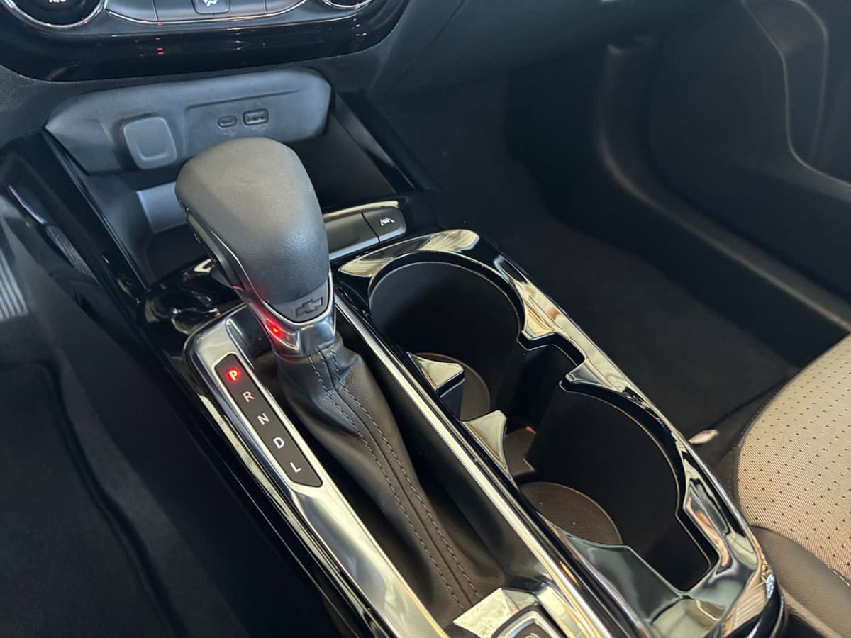 2025 Chevrolet Trax - Image 35