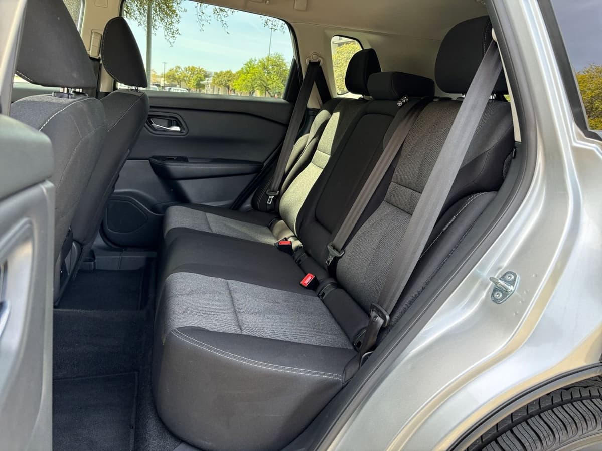 2025 Nissan Rogue - Image 21