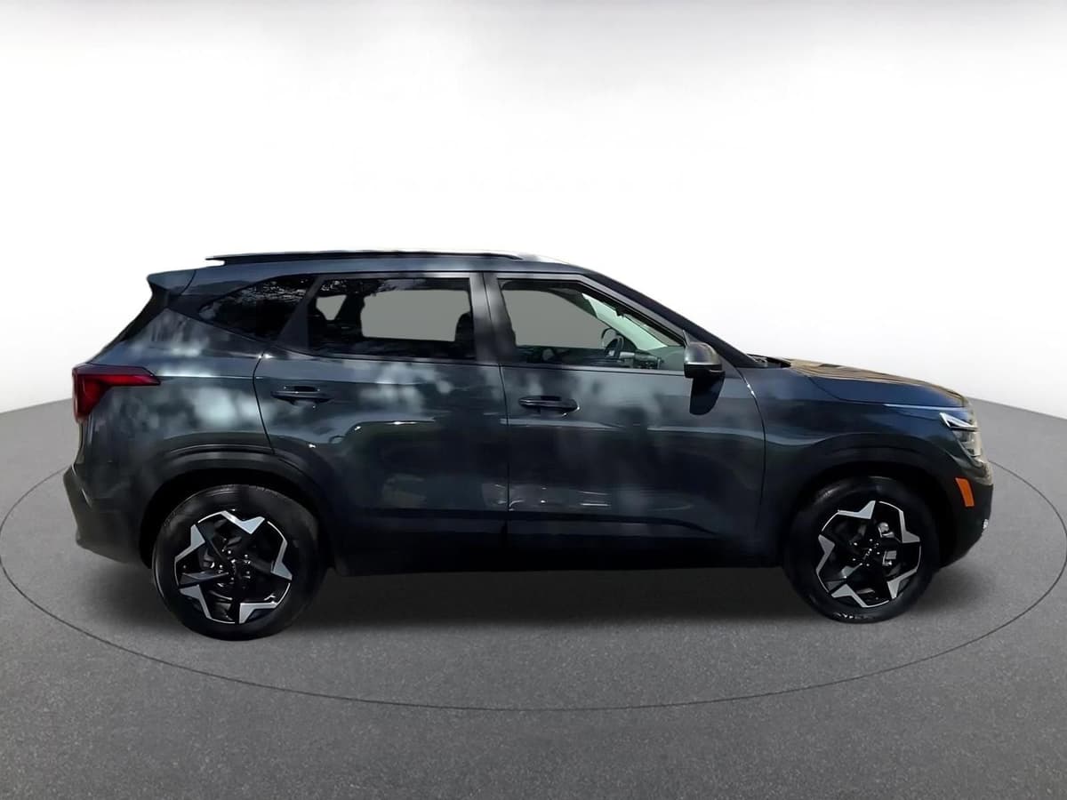 2025 Kia Seltos - Image 16