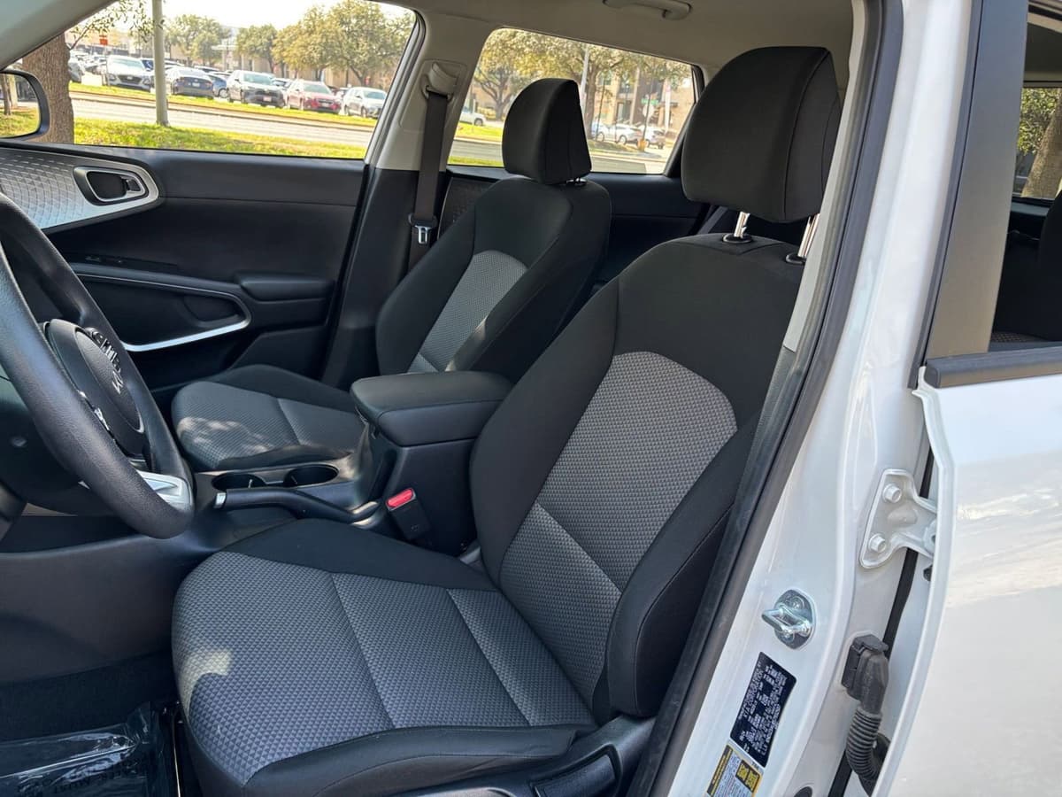 2025 Kia Soul - Image 31
