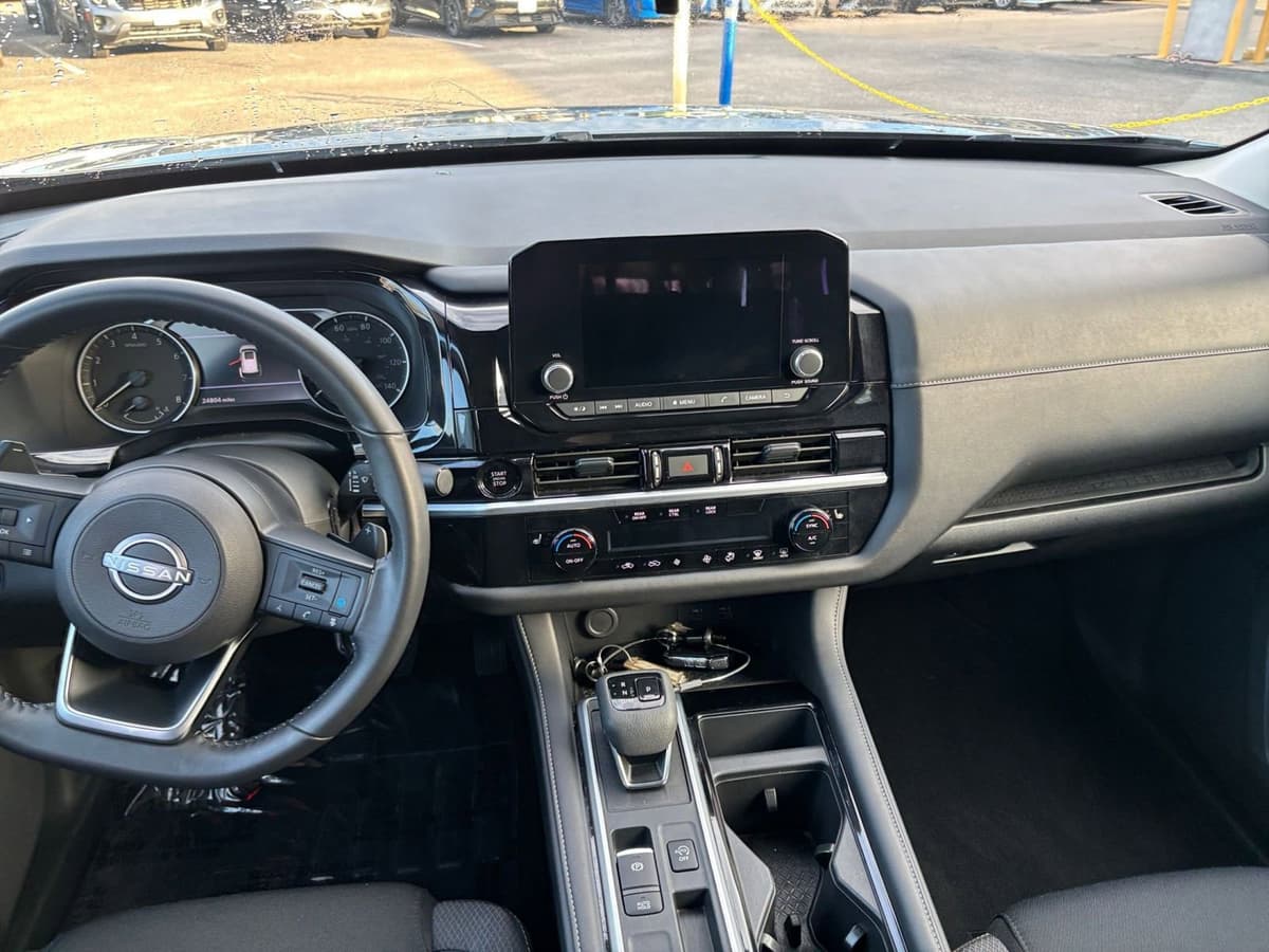 2025 Nissan Pathfinder - Image 28