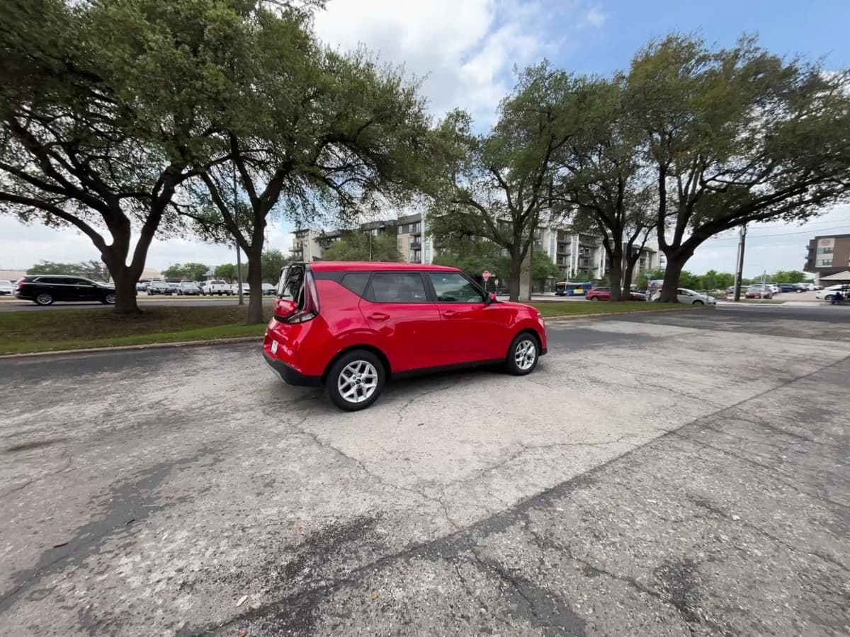 2025 Kia Soul - Image 15