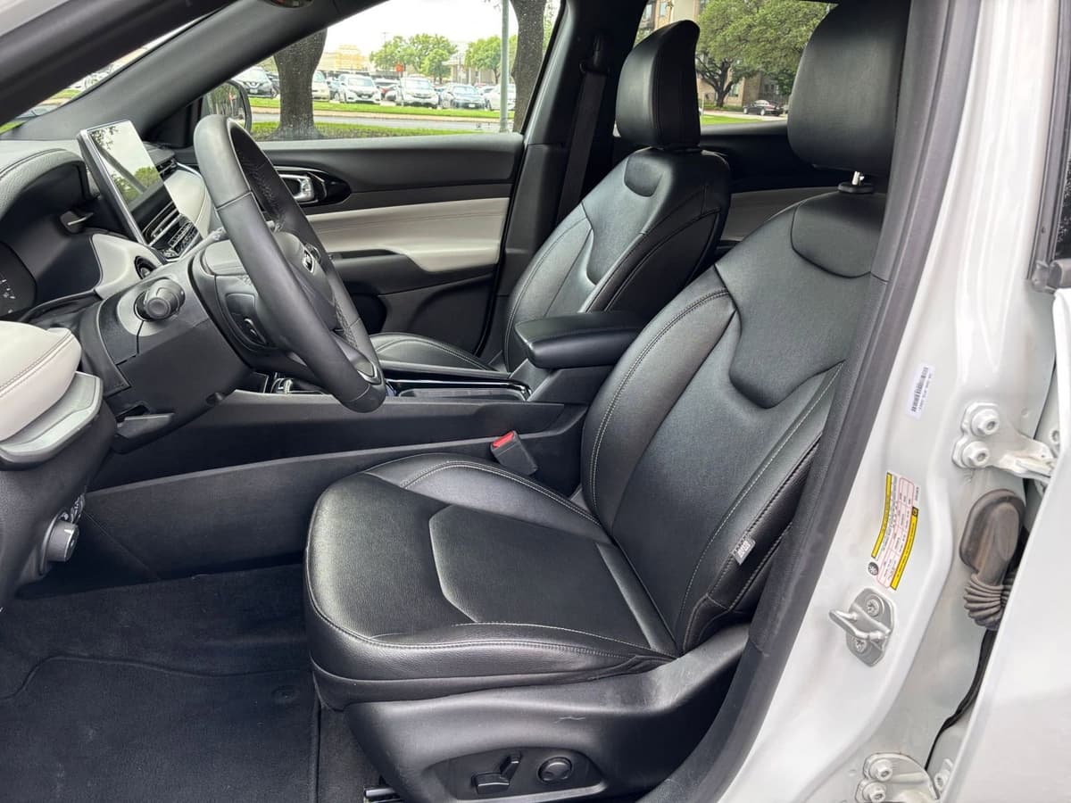 2025 Jeep Compass - Image 31