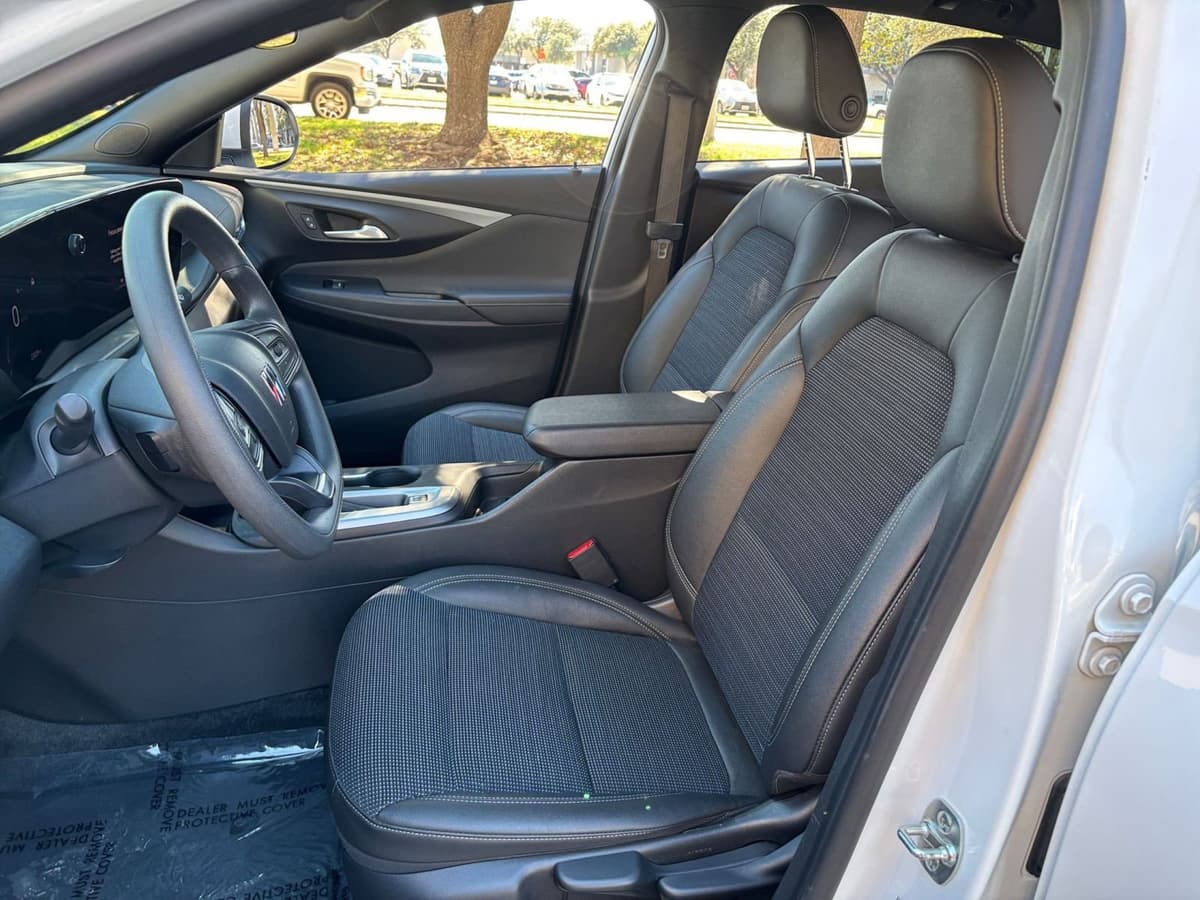 2025 Buick Envista - Image 31