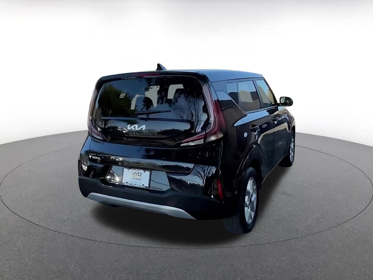 2025 Kia Soul - Image 13