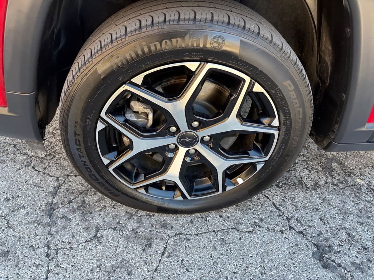 2025 Jeep Compass - Image 25