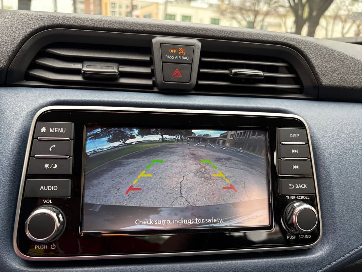 2025 Nissan Versa - Image 20