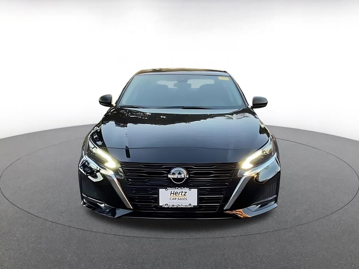 2025 Nissan Altima - Image 5