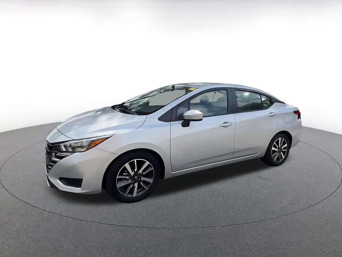 2025 Nissan Versa - Image 7