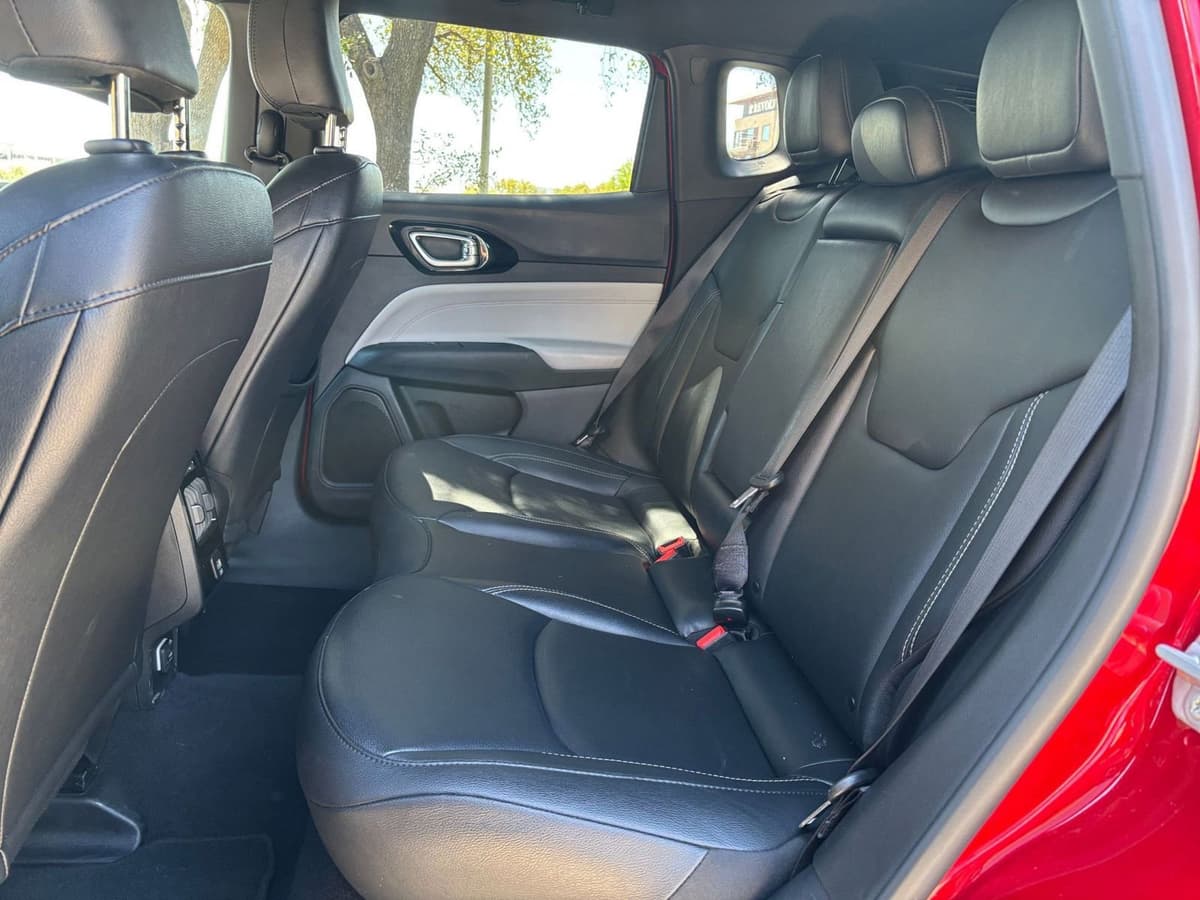 2025 Jeep Compass - Image 21