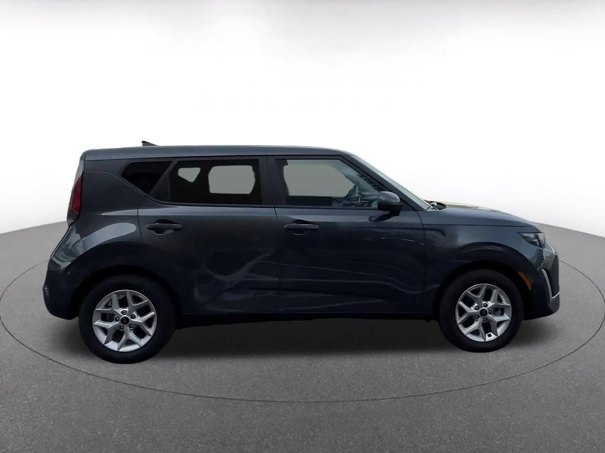 2025 Kia Soul - Image 16