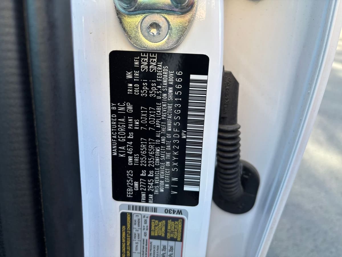 2025 Kia Sportage - Image 23