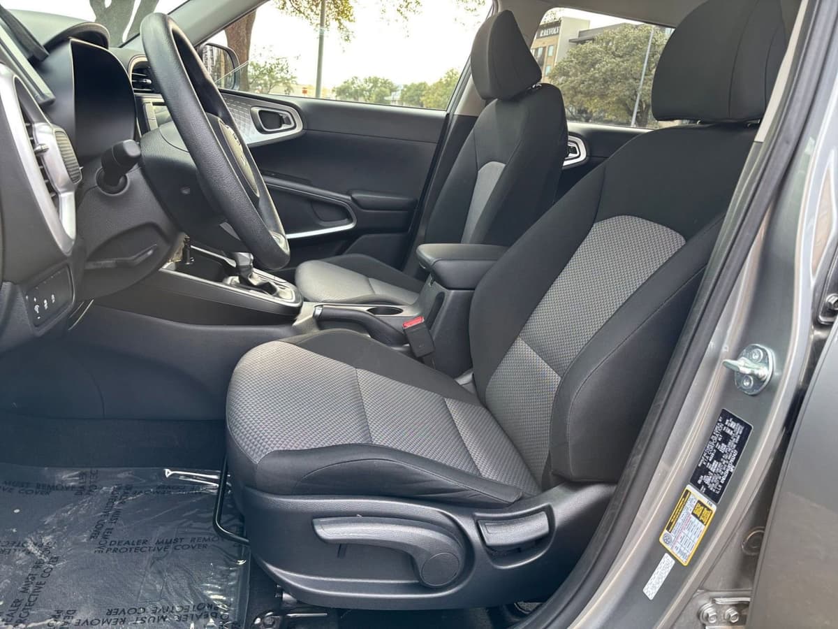 2025 Kia Soul - Image 22