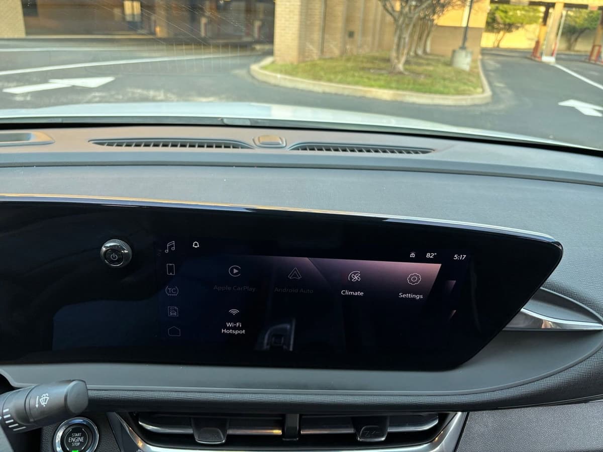 2025 Buick Envista - Image 17