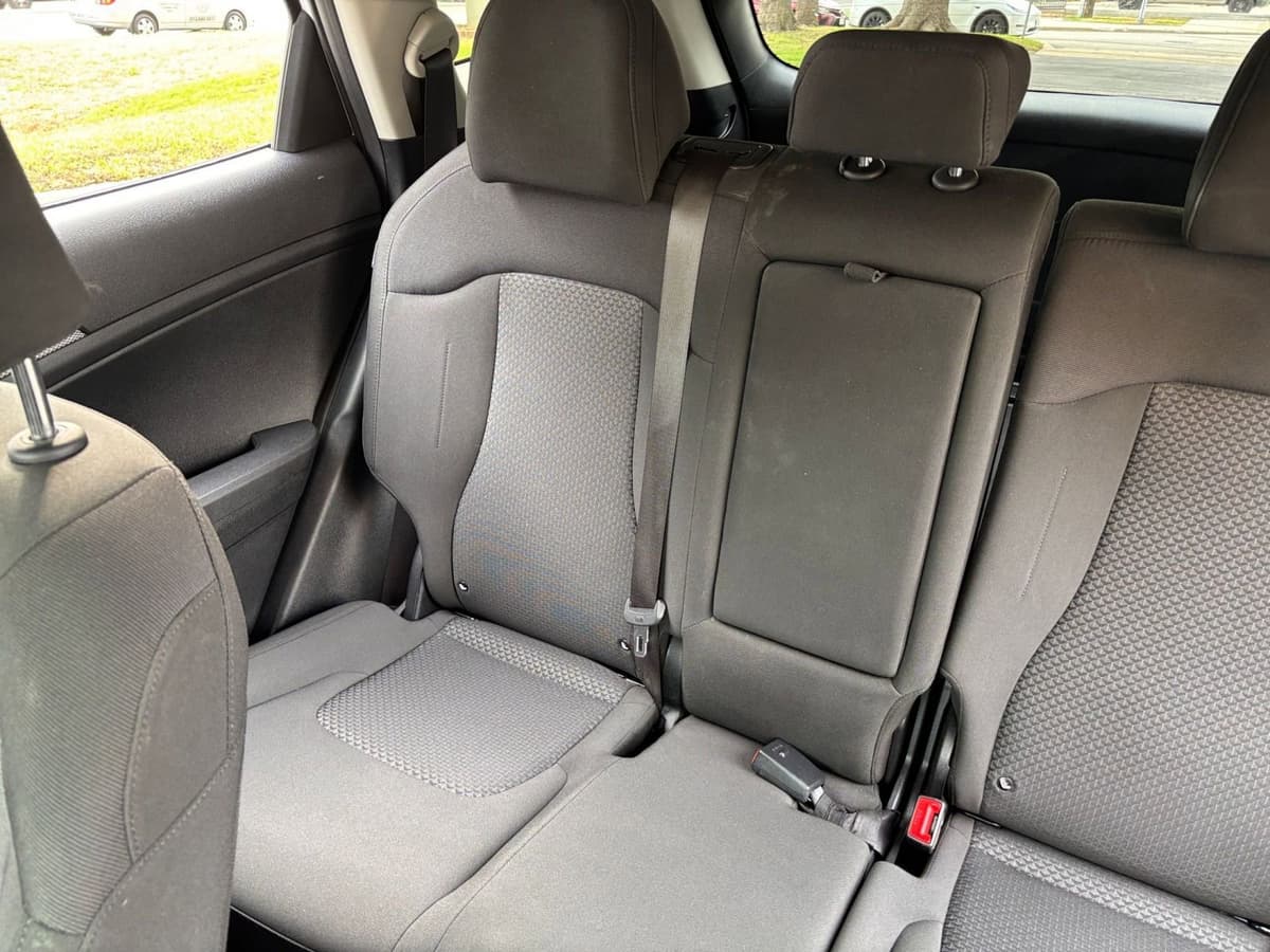 2025 Kia Sportage - Image 34