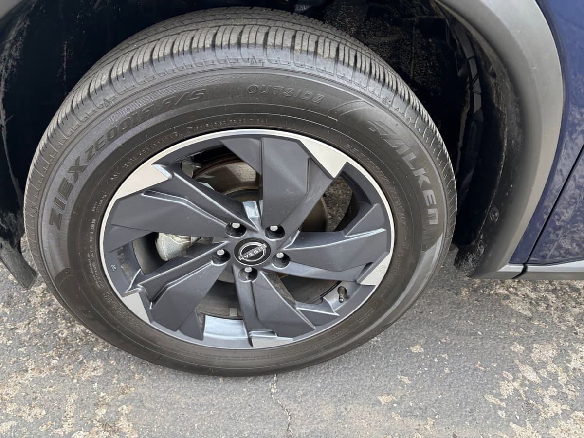 2025 Nissan Rogue - Image 25