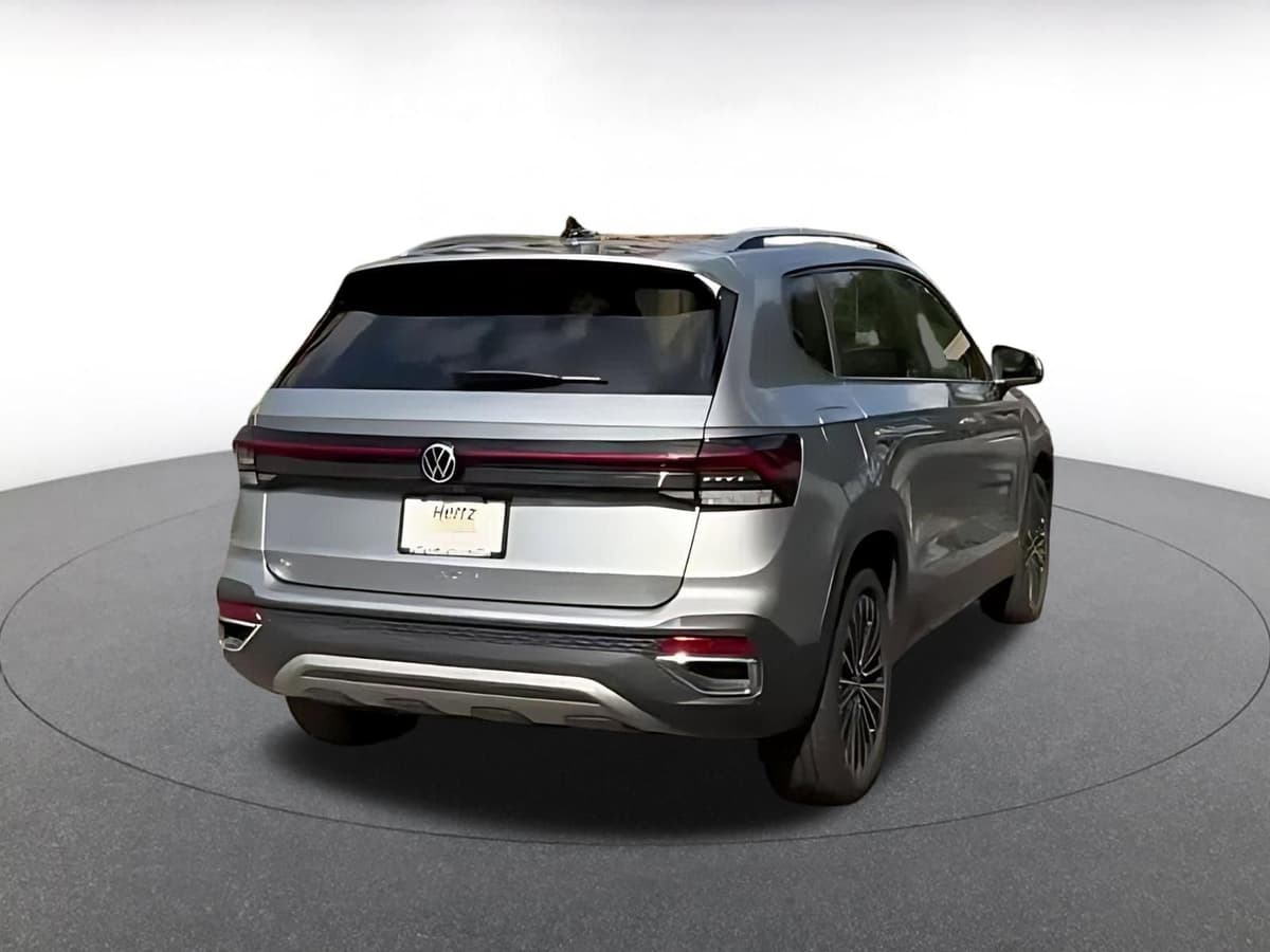 2025 Volkswagen Taos - Image 15