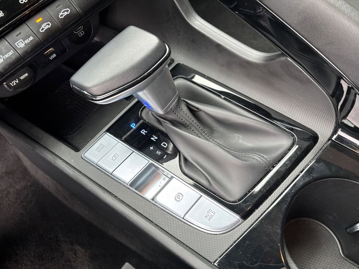 2025 Hyundai Elantra - Image 35