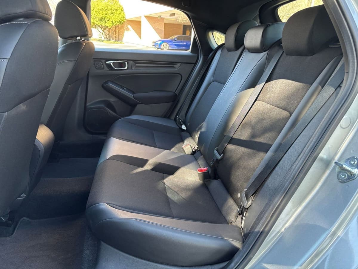 2025 Honda Civic - Image 21