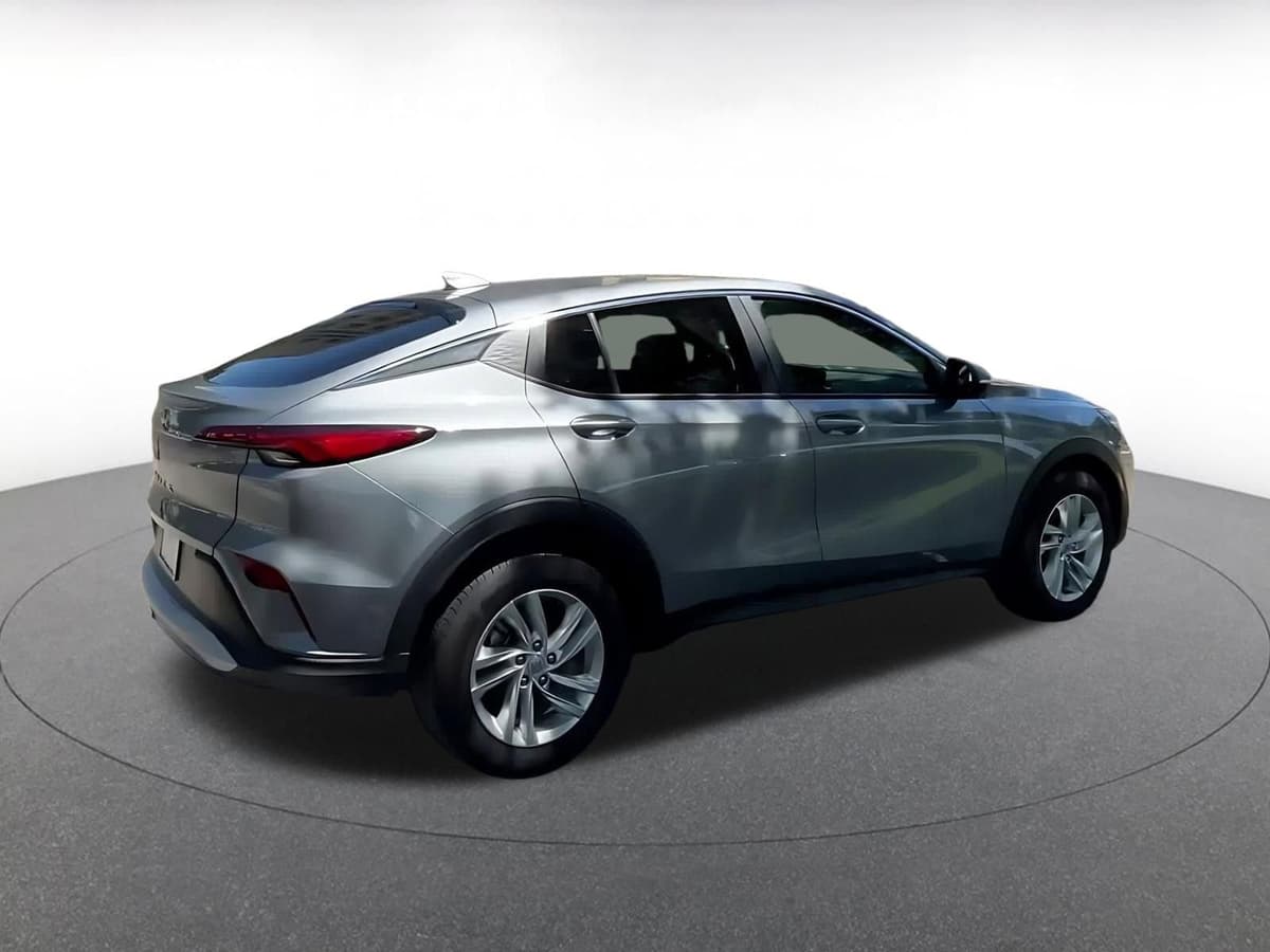 2025 Buick Envista - Image 15