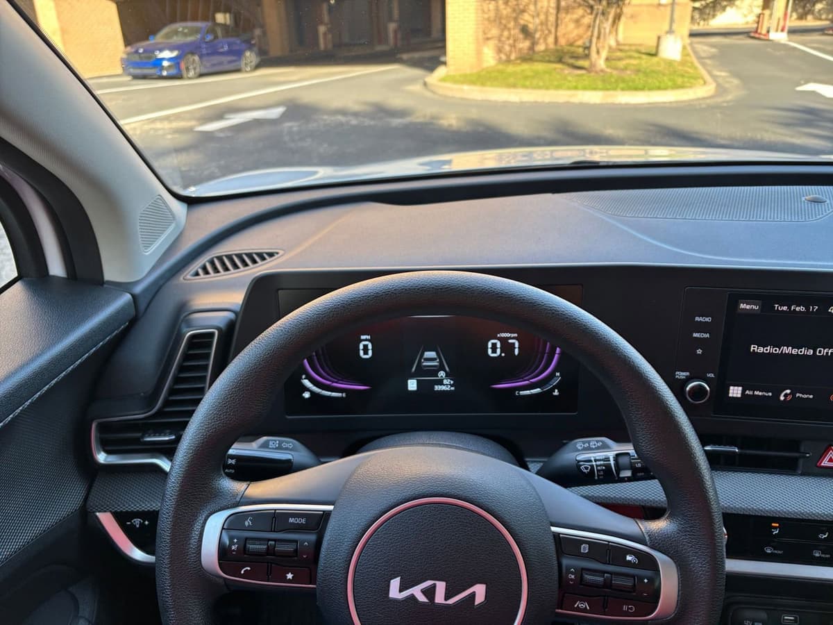 2025 Kia Sportage - Image 29