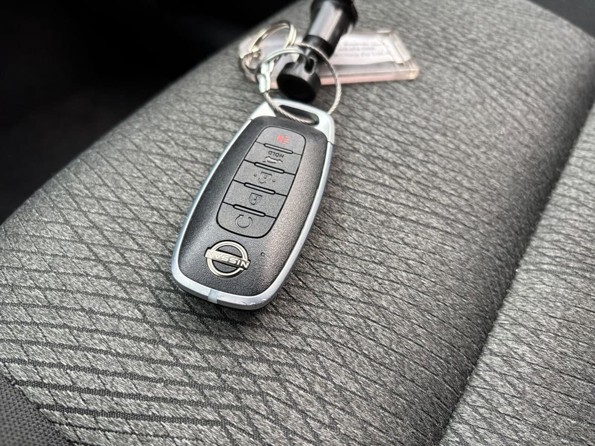 2025 Nissan Rogue - Image 18