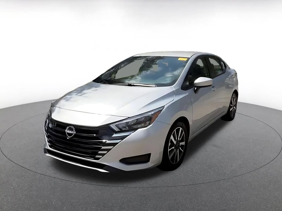 2025 Nissan Versa - Image 6