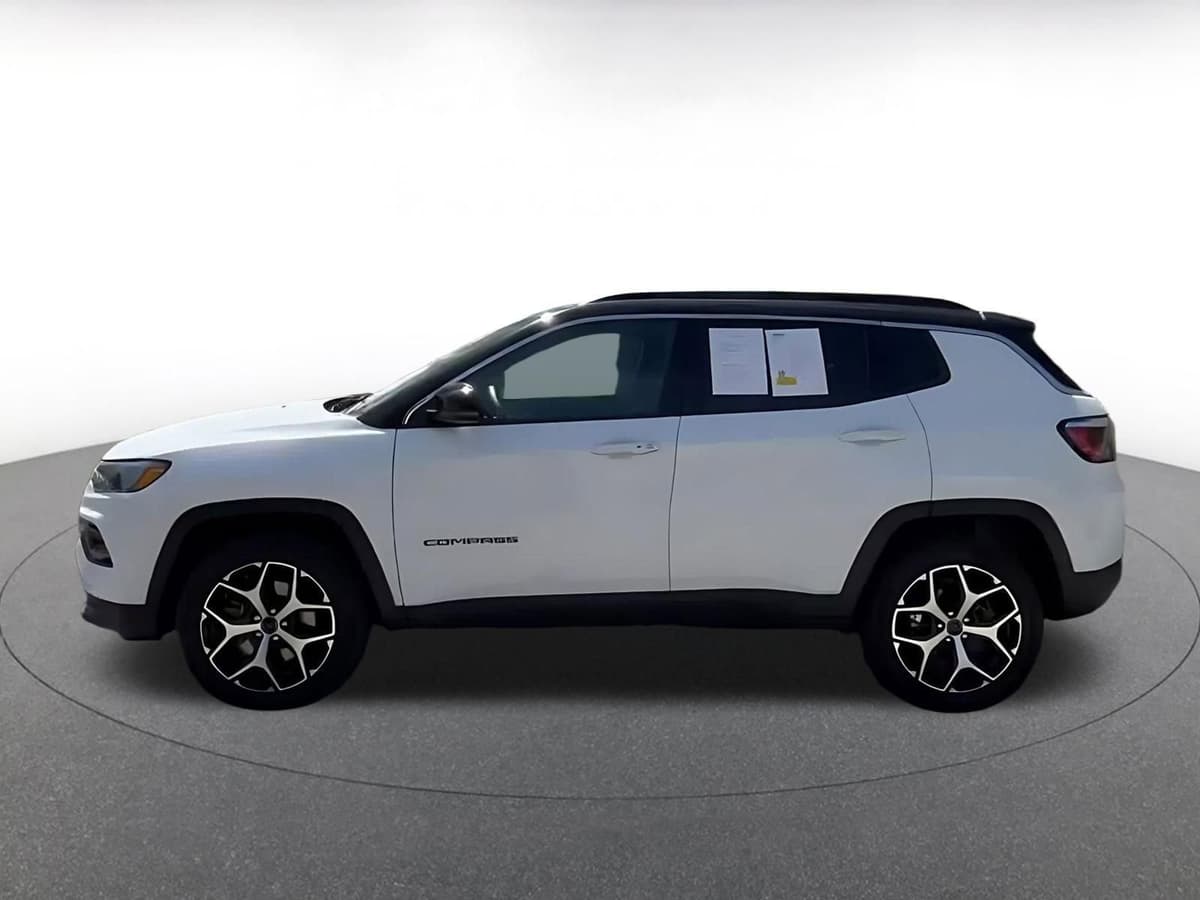 2025 Jeep Compass - Image 8