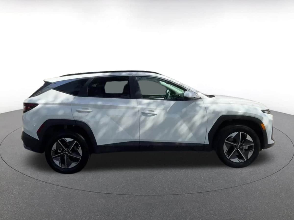 2025 Hyundai Tucson - Image 16