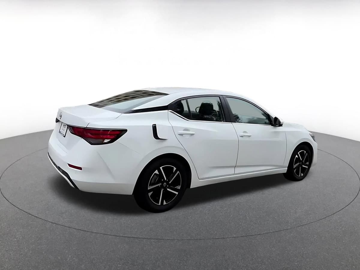 2025 Nissan Sentra - Image 13